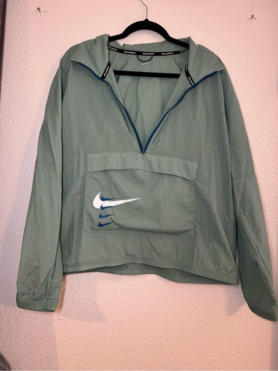 Nike Tops - Nike Women's Swoosh Pullover Graphic Running Jacket Women's XL